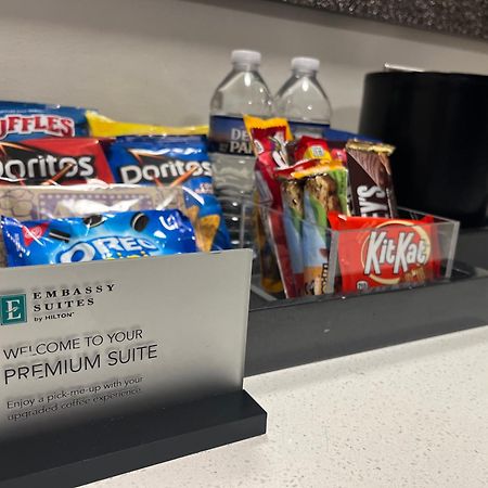 ホテル エンバシー スイーツ バイ ヒルトン グリーンビル ダウンタウン リバープレイス エクステリア 写真