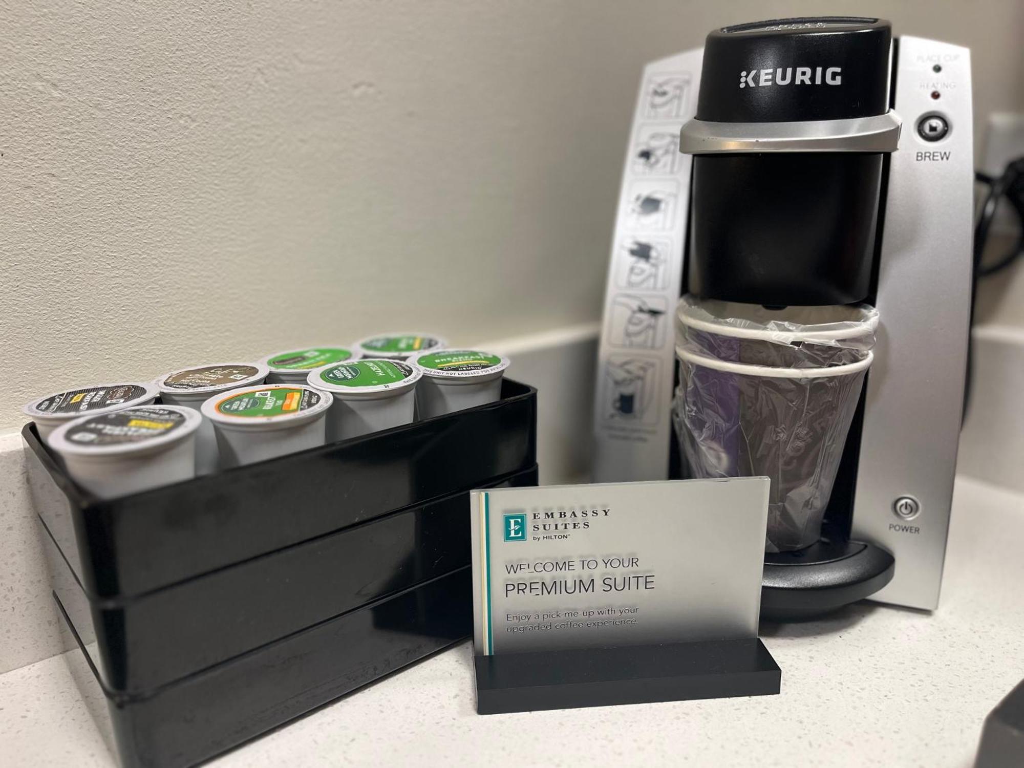 ホテル エンバシー スイーツ バイ ヒルトン グリーンビル ダウンタウン リバープレイス エクステリア 写真